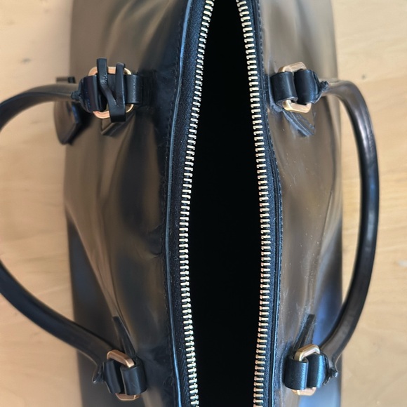 Prada Classic Medium Leather Handbag in Like New Condition - Picture 8 of 15